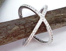Load image into Gallery viewer, Crossover sterling silver Ring
